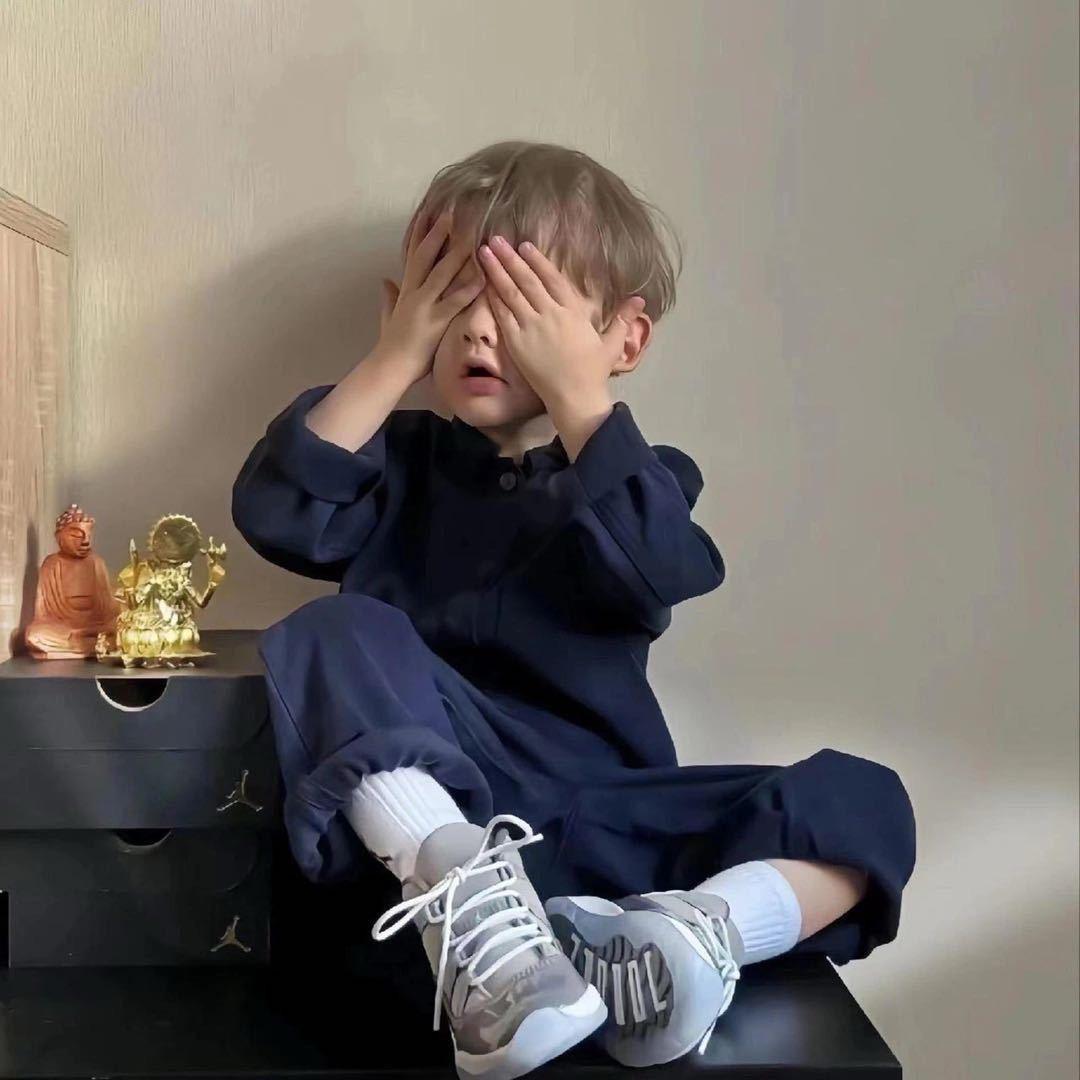 心事都写脸上了.