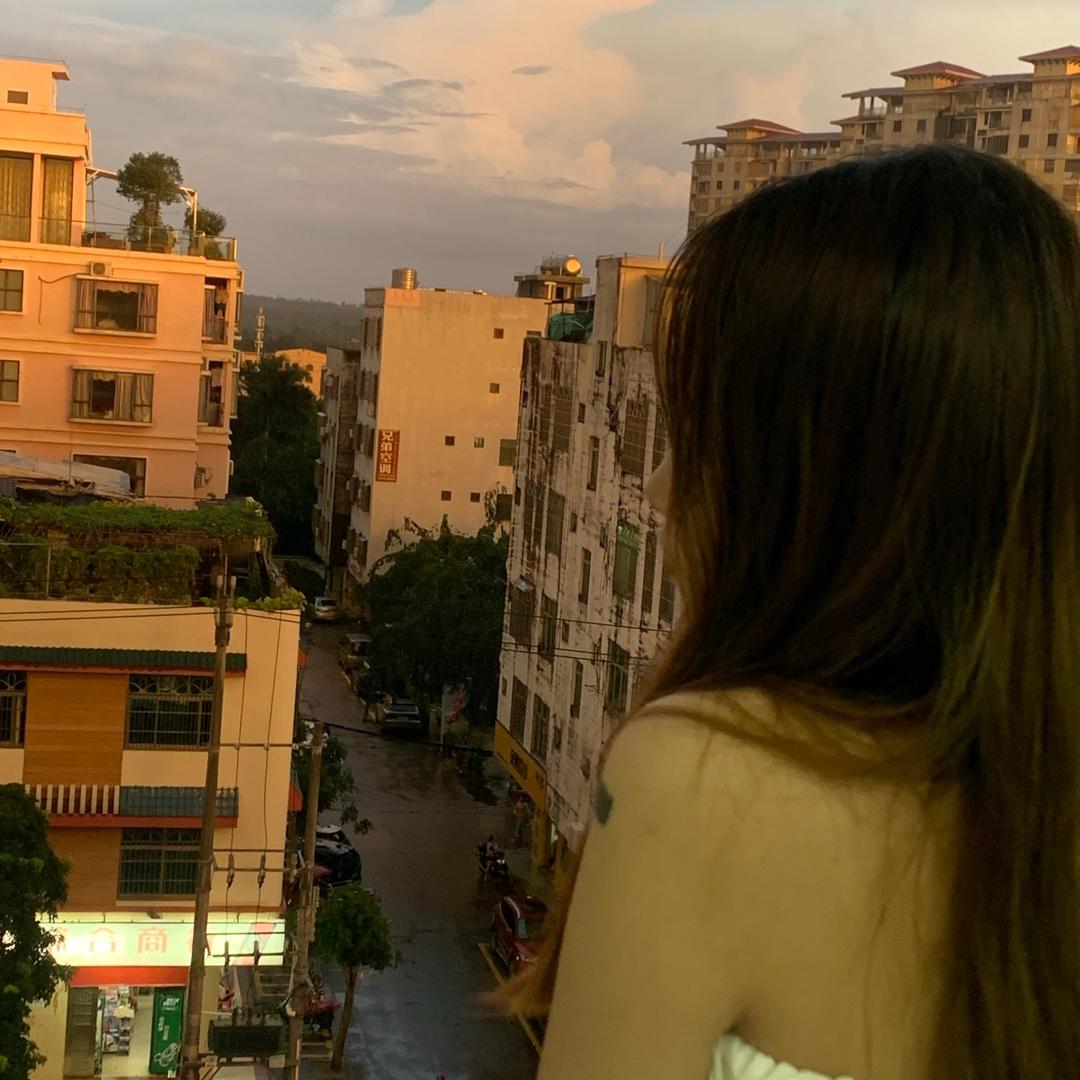 小天.