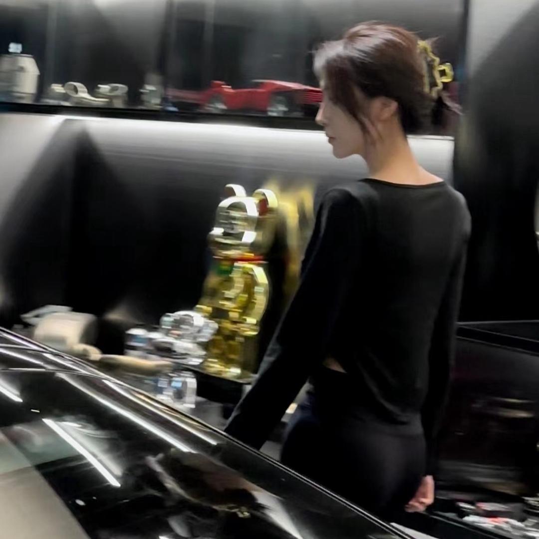 杨玲