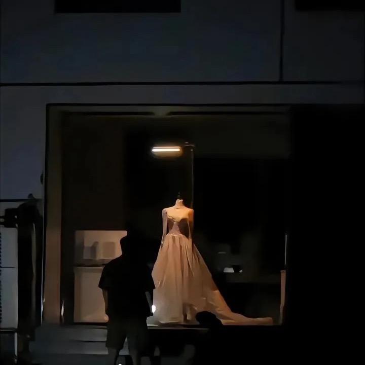 等秋风到来