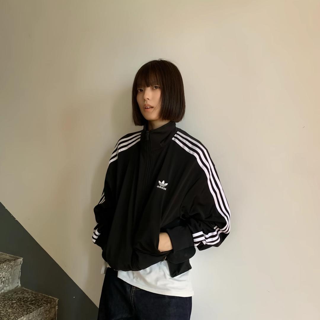 蒸妮玛•槑离