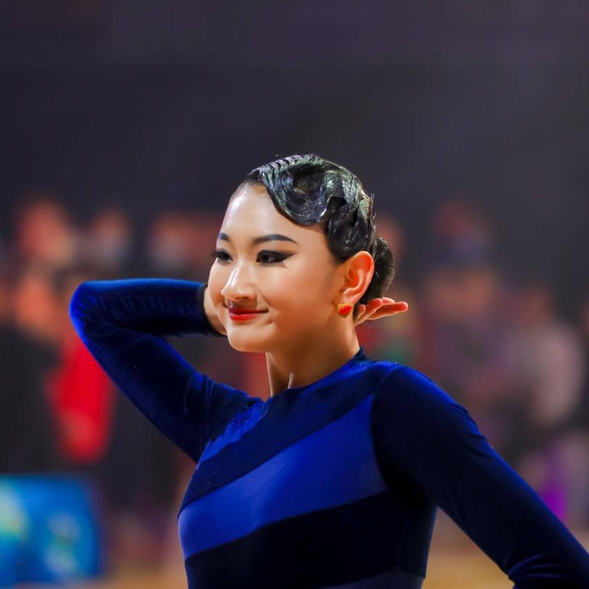 拉丁👧〰️蔓蔓