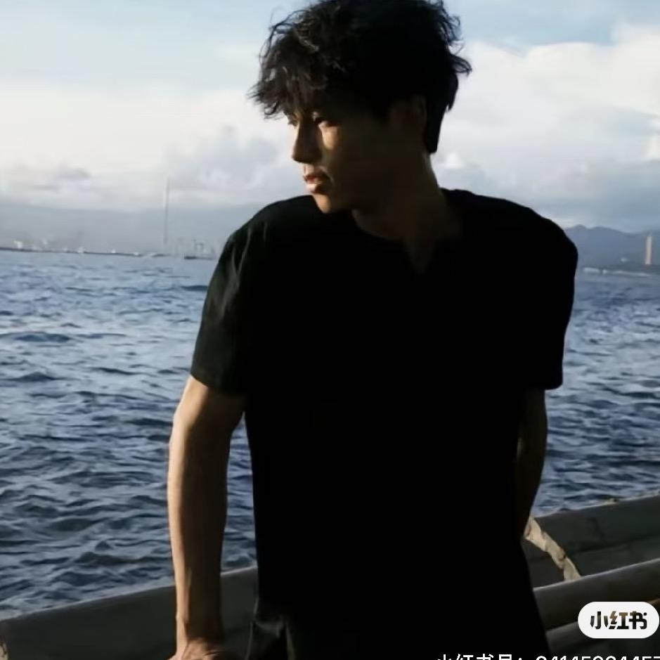 48岁纯情男高