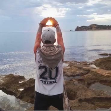 小果今天吃撑了_0619