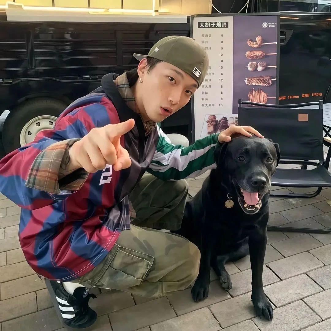 一拳抡飞整个世界