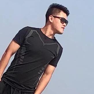 不吃酸菜牛肉面的老谭