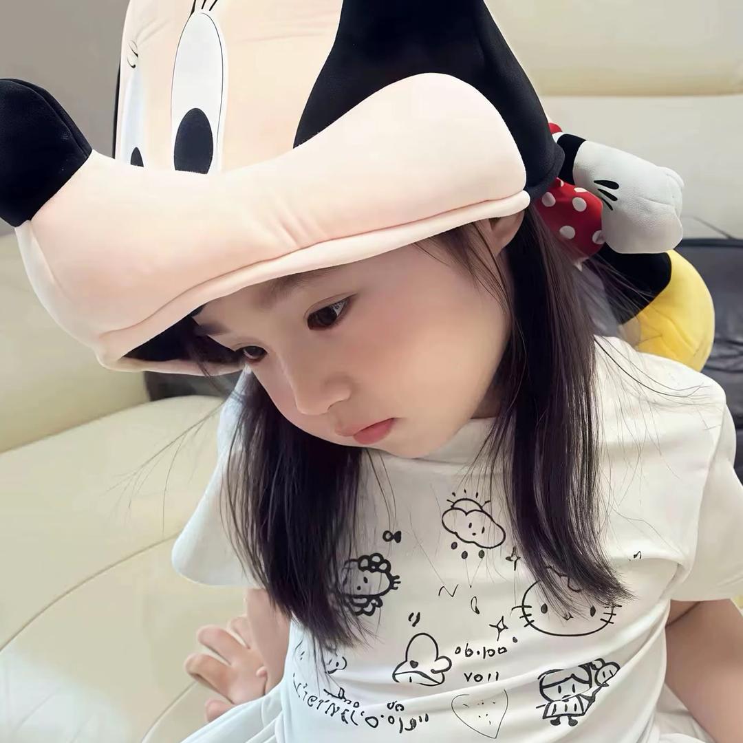 爱穿新衣服的小美～