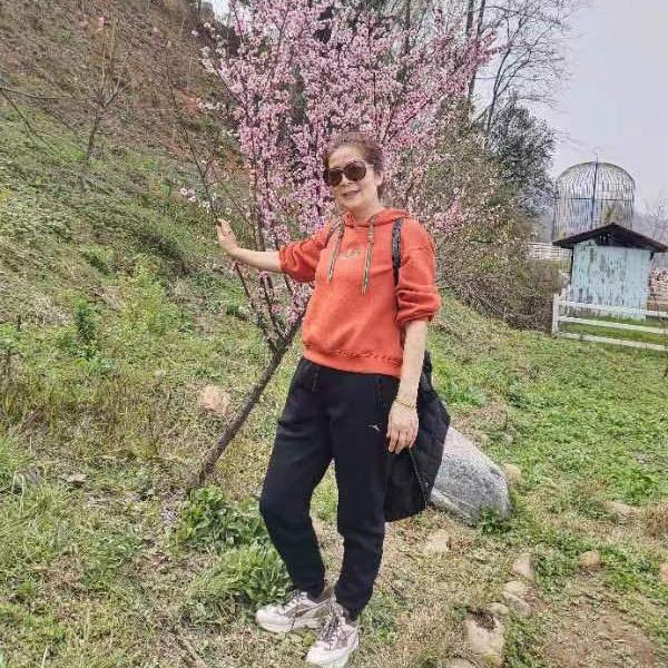 贺龙游泳健身 小美人