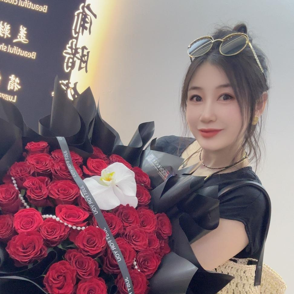 女主角服饰店腊梅教搭配