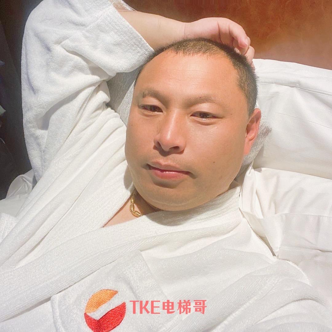 周口电梯哥