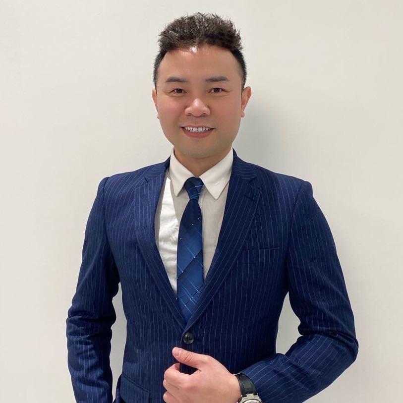 豪车商 江华