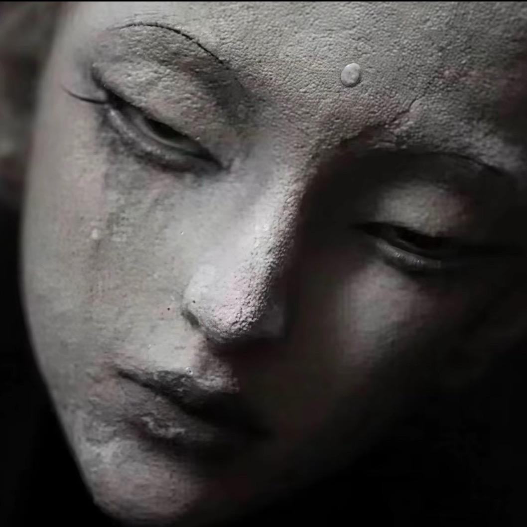 死在十月的雨天.