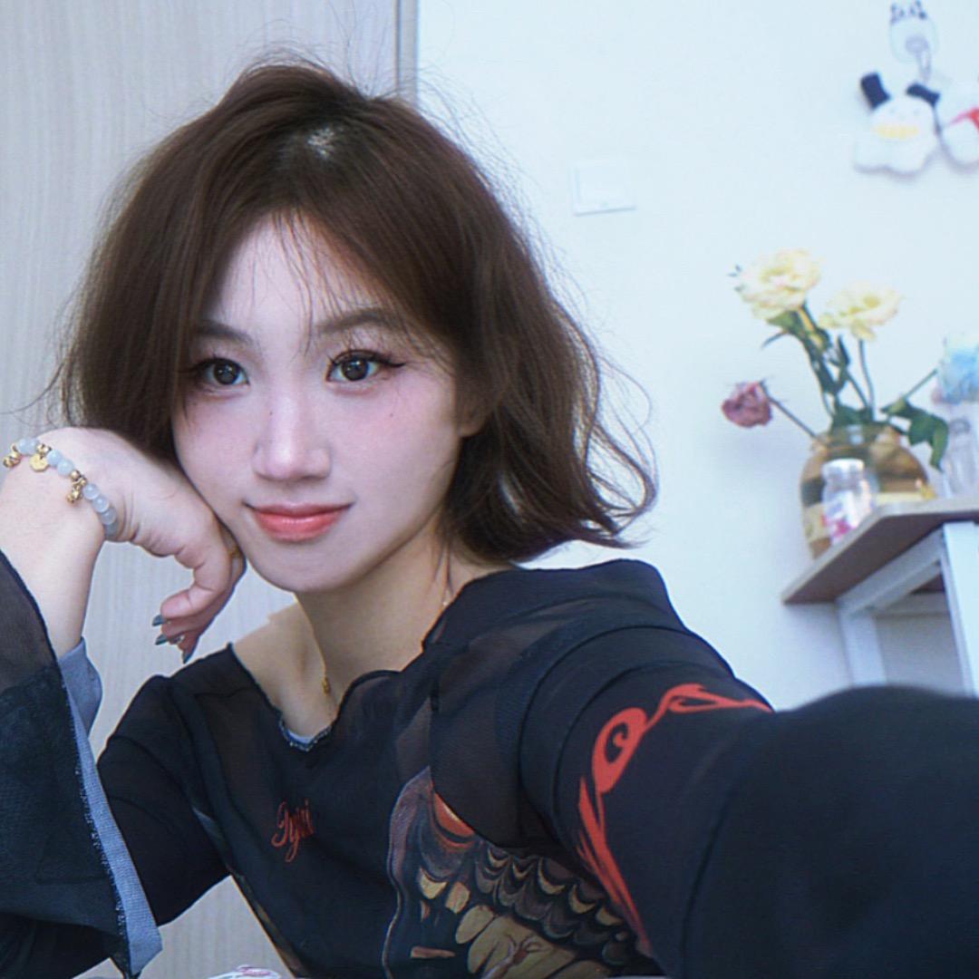 小猪爱吃嘴巴子