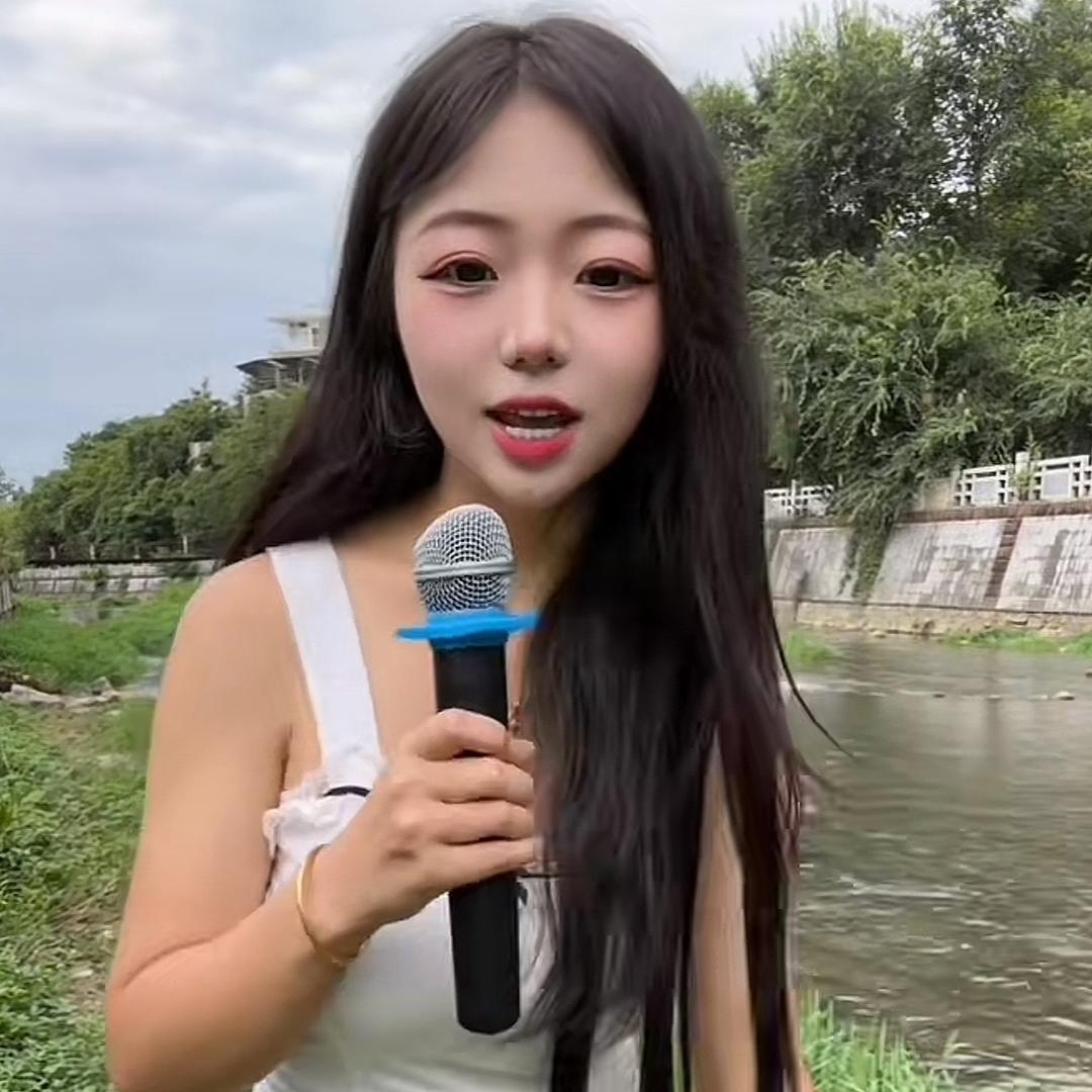 小宝爱唱歌