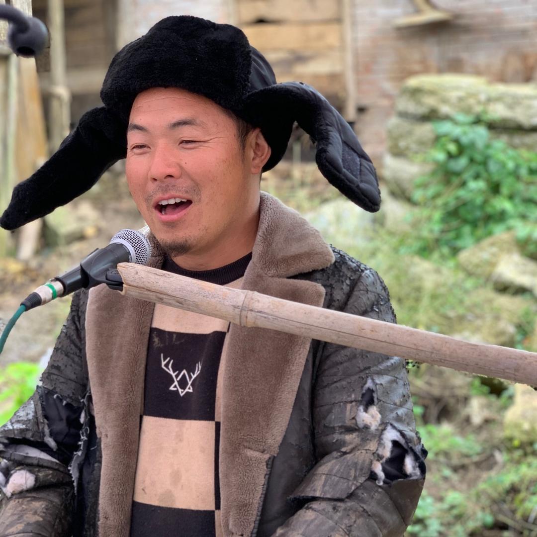 大山里的雄鹰