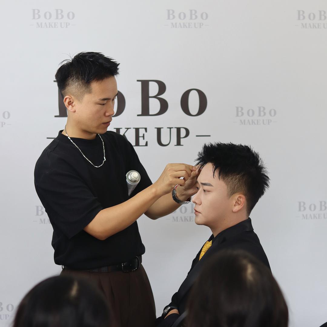 爱生活的-托尼施