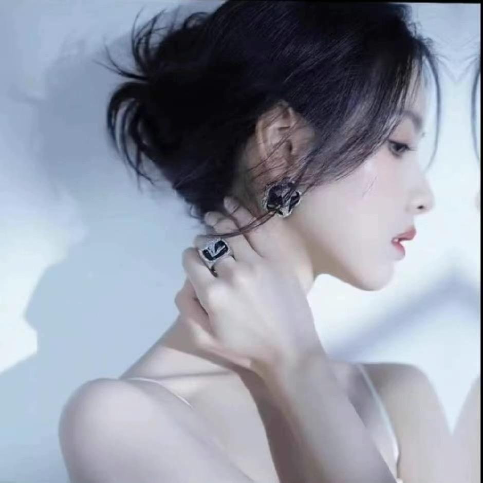 依依🌹