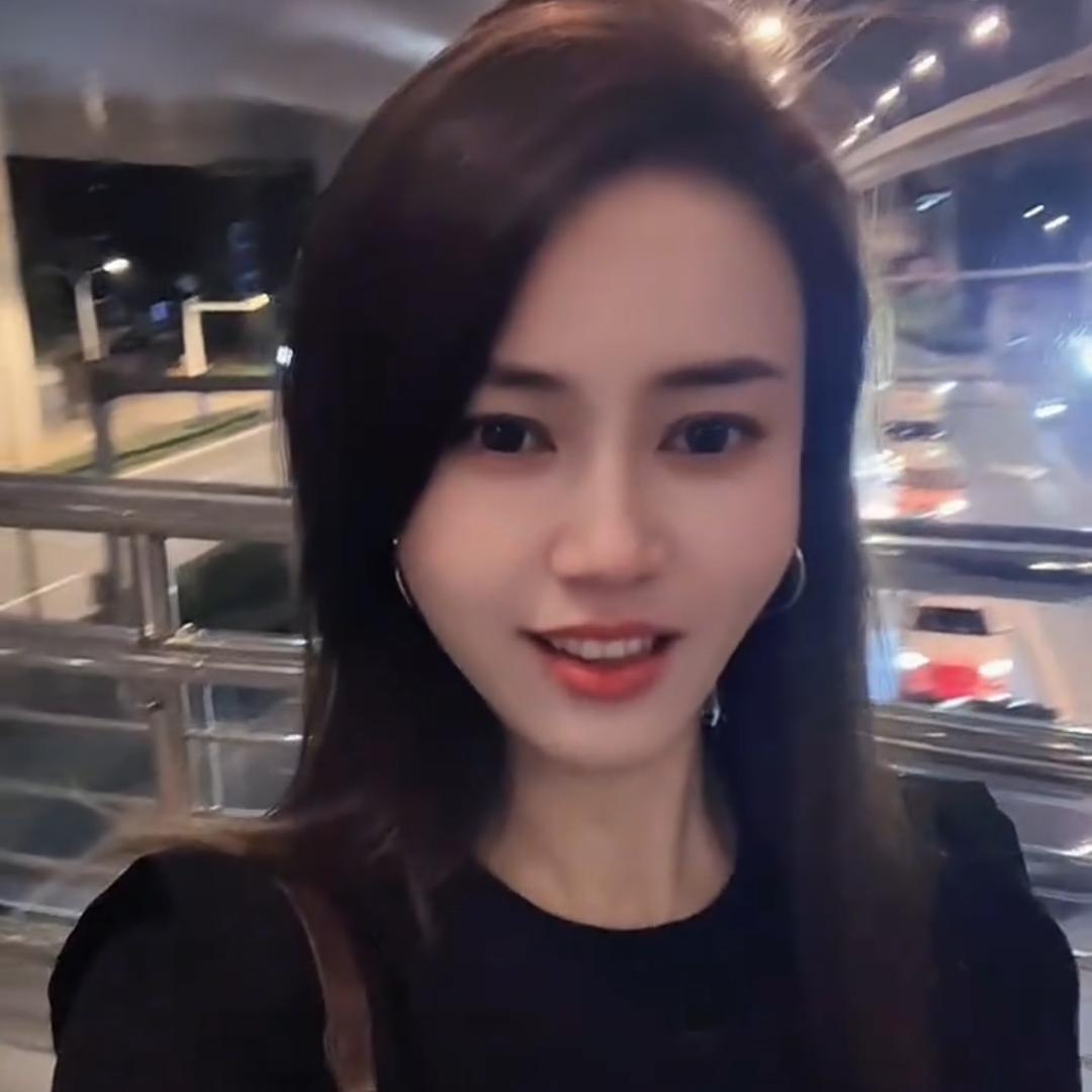 彩玲