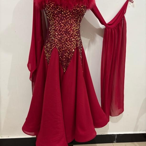 鹰潭圆梦缘舞蹈服饰（摩登裙定制）