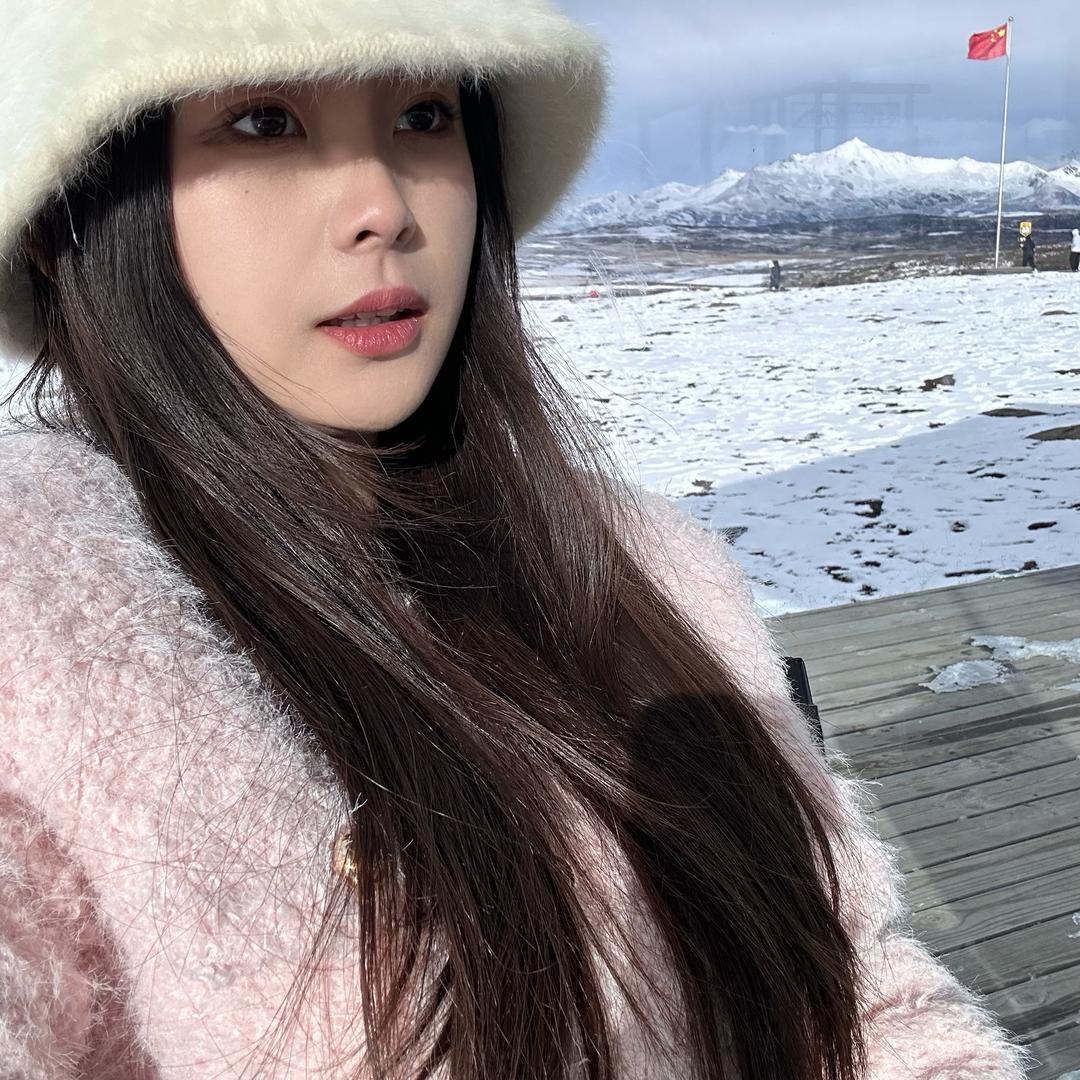 霜妹笑嘻嘻