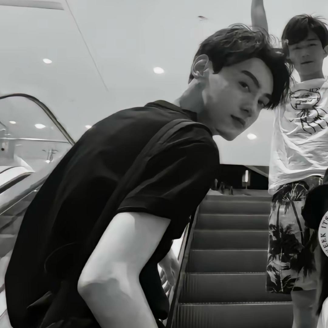 爱吃菠萝的小羊