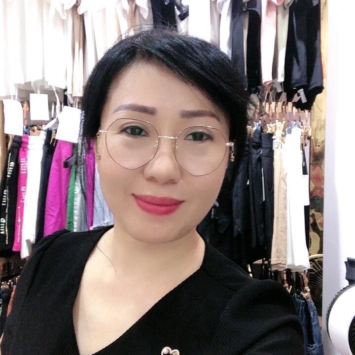 上品衣折品牌折扣服饰