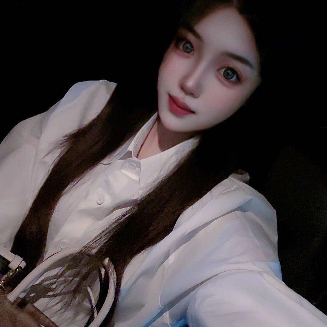 妮妮爱看球  ⚽️