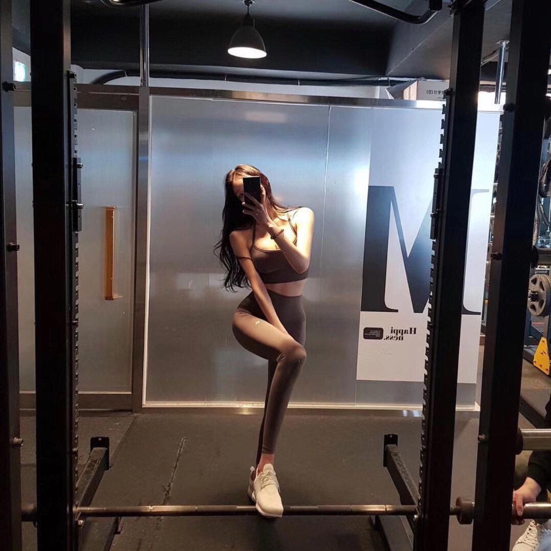 小Y