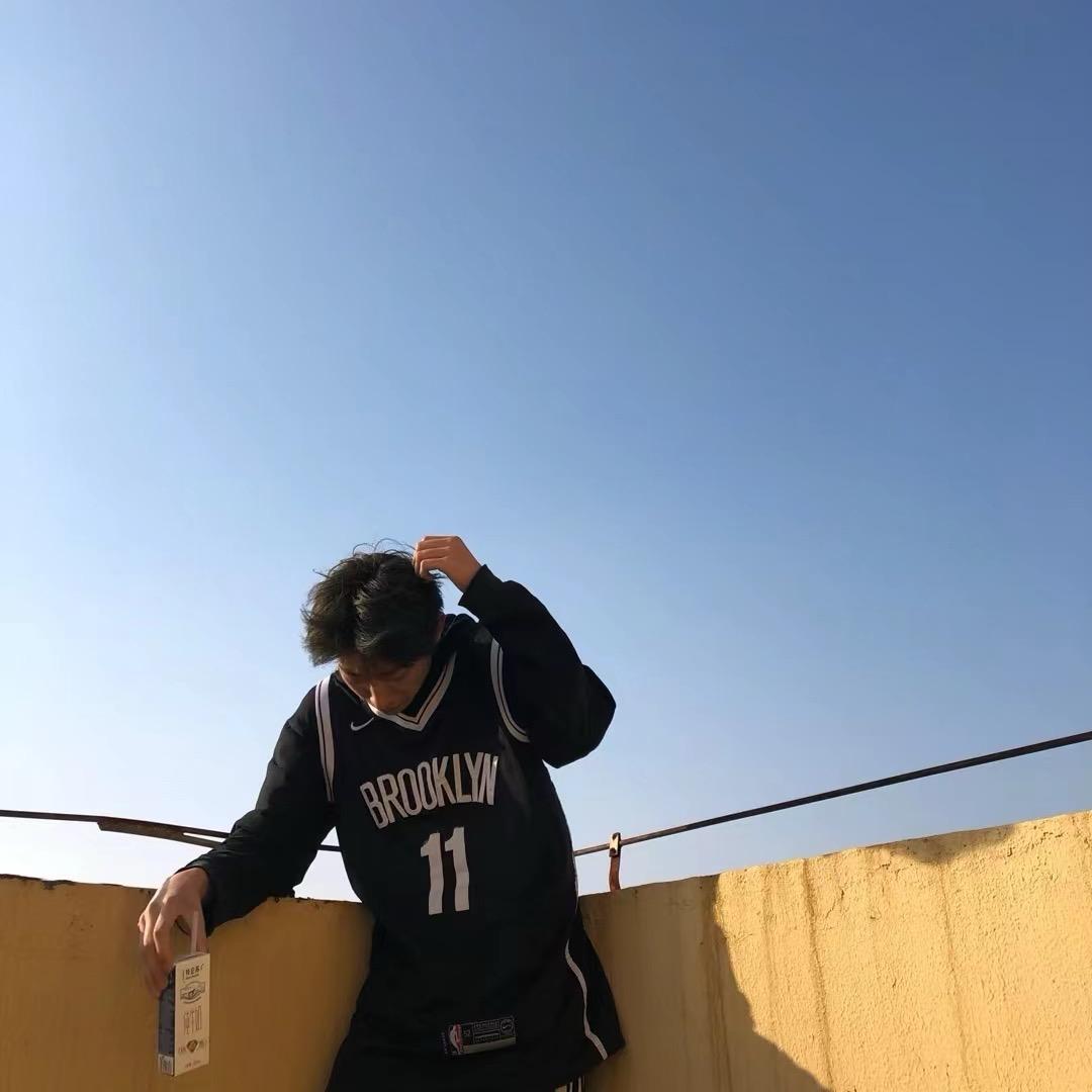 宏.