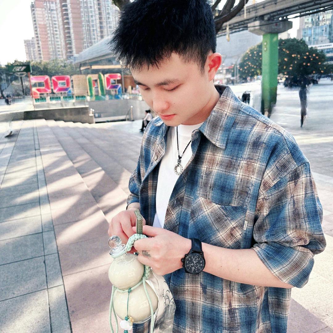 又兰卖灯饰卫浴的小武