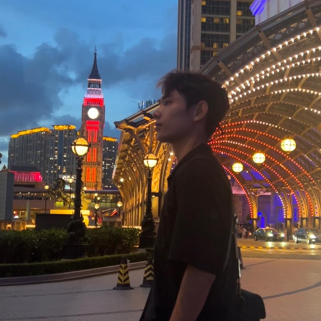 激光小杨哥