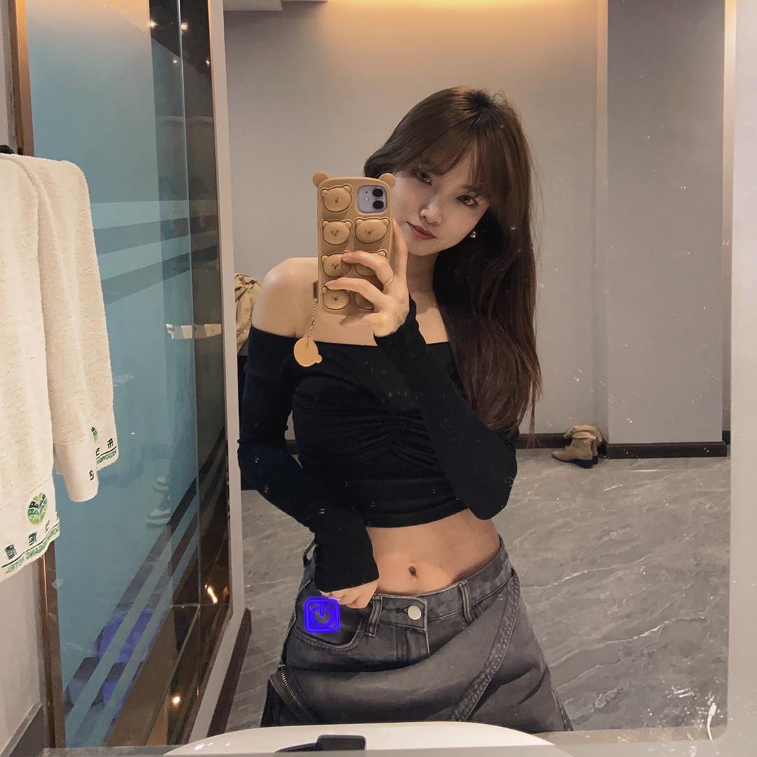 👀