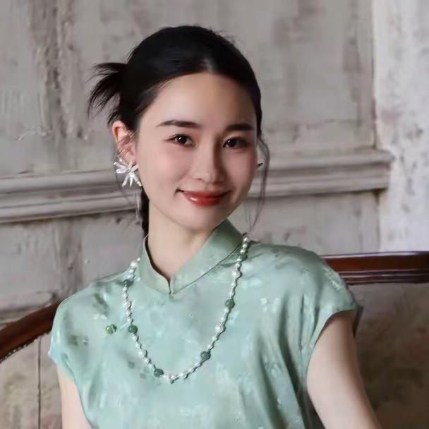 邱莹莹（甄选穿搭）