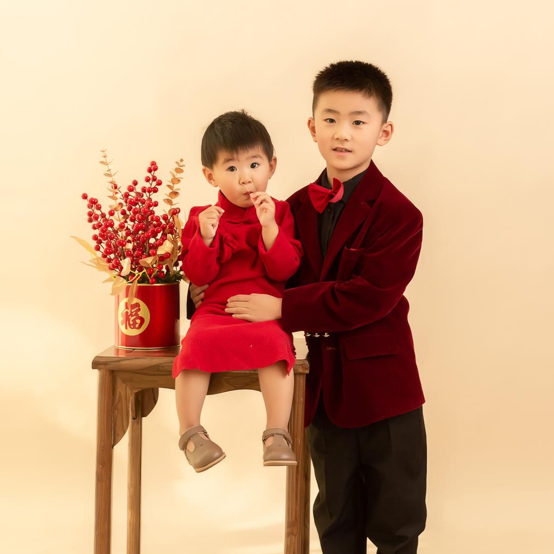 小孟和小花养了个小虫子