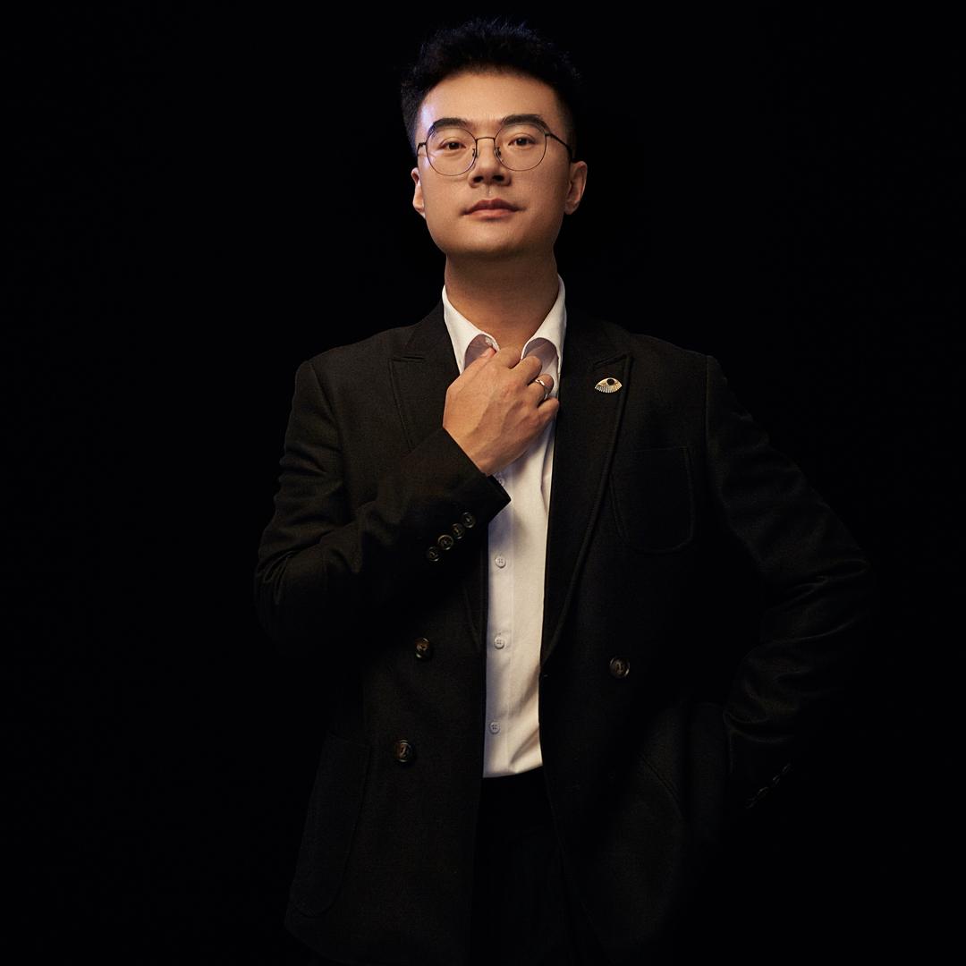 主持人威少