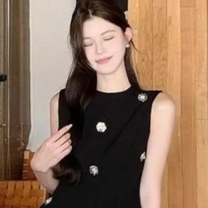 ̆⚇  ̆