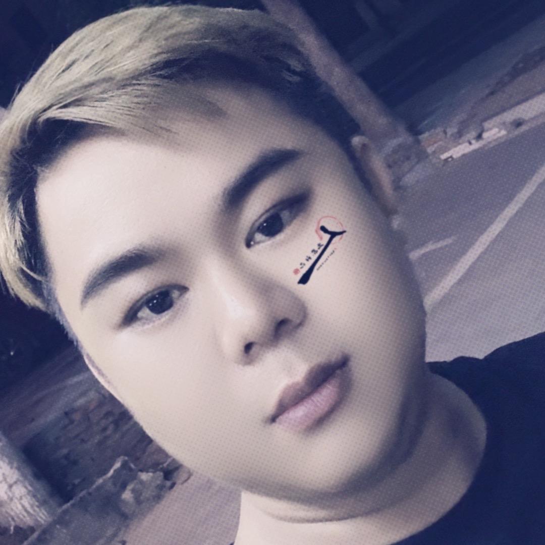 艾同学〖          〗