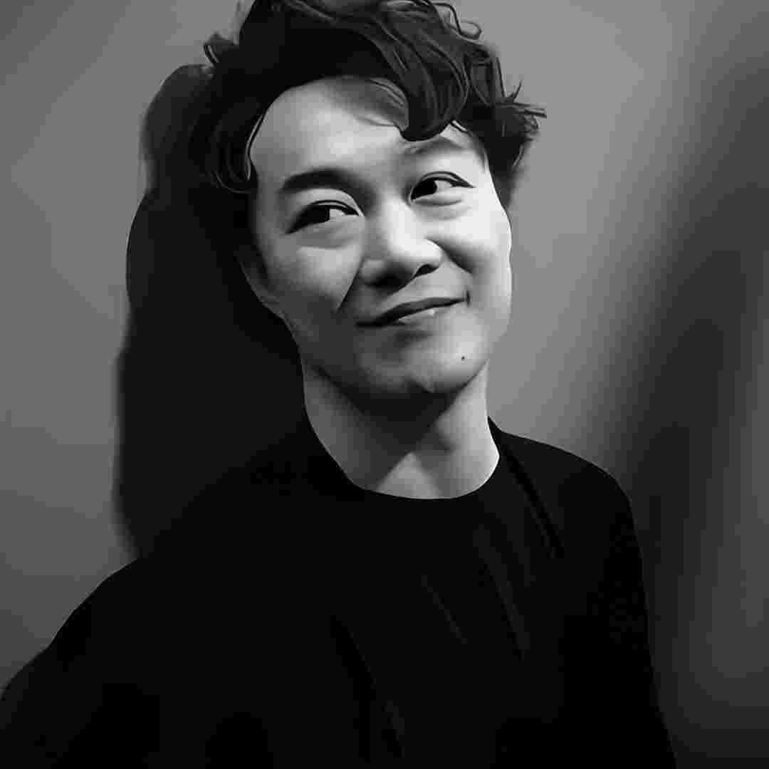 ── 展开100条回复 ⌵