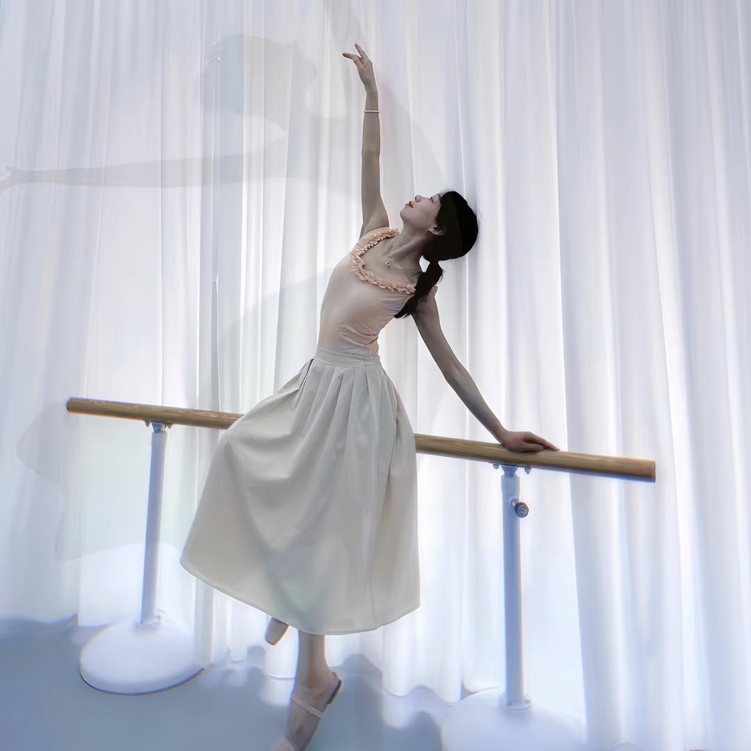 教跳舞的静静老师🎀