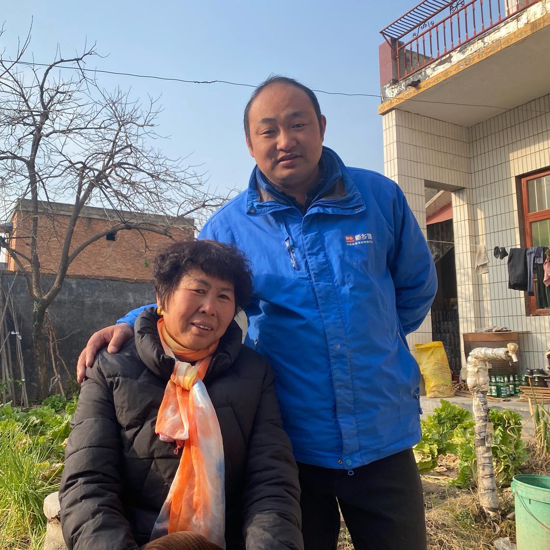 村里人小立