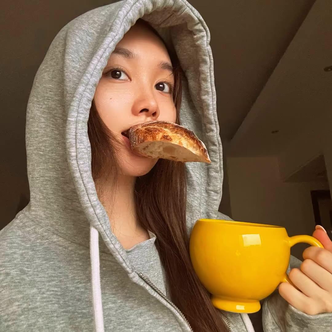 猫吃雨🌧️Moeb_