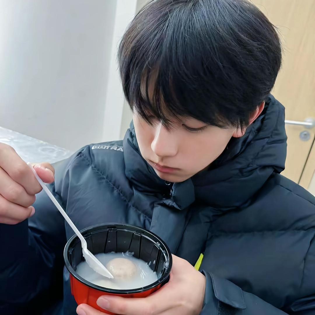 我父月驰