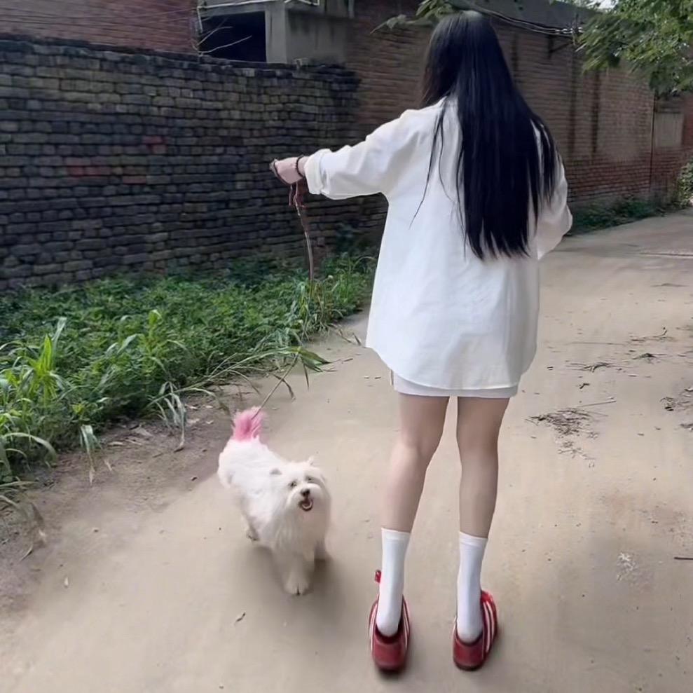 👠  卖手机的小姐姐