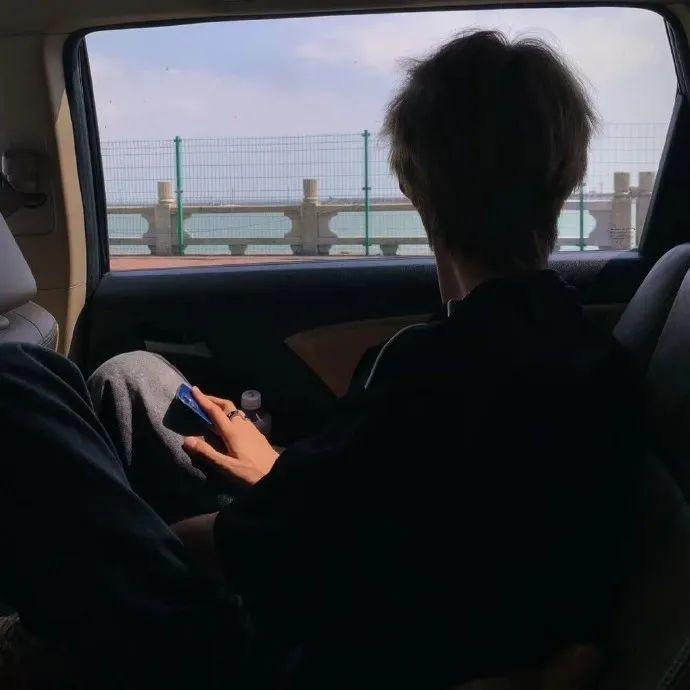 罄竹难书的绝望小狗