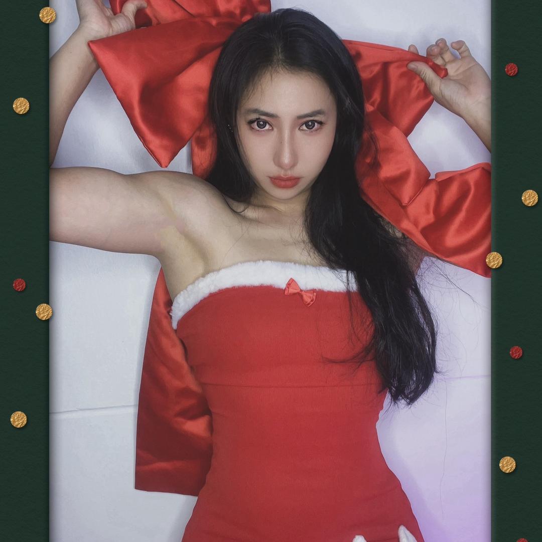 茉olly🍑小怪兽