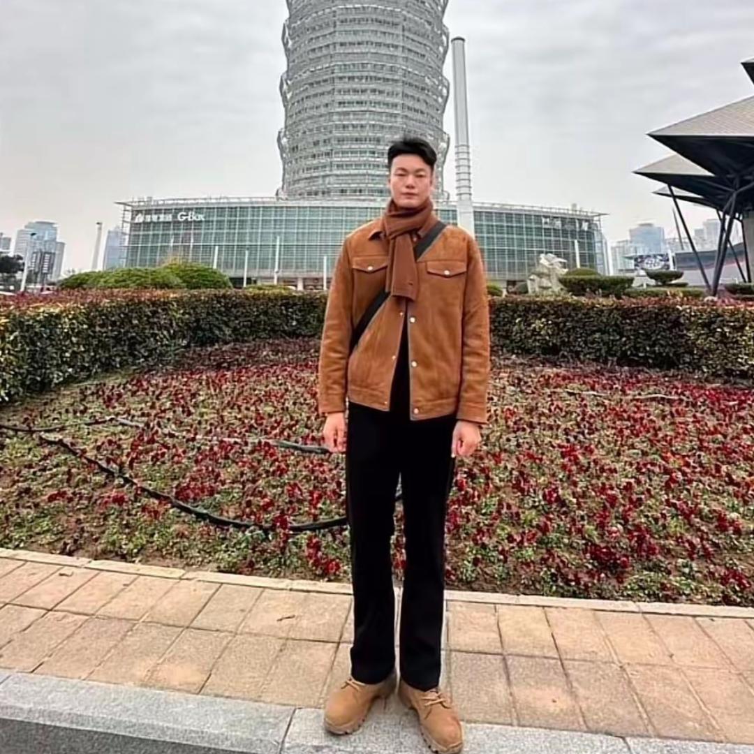 晋老四（29号上午9点封顶仪式）助理小红