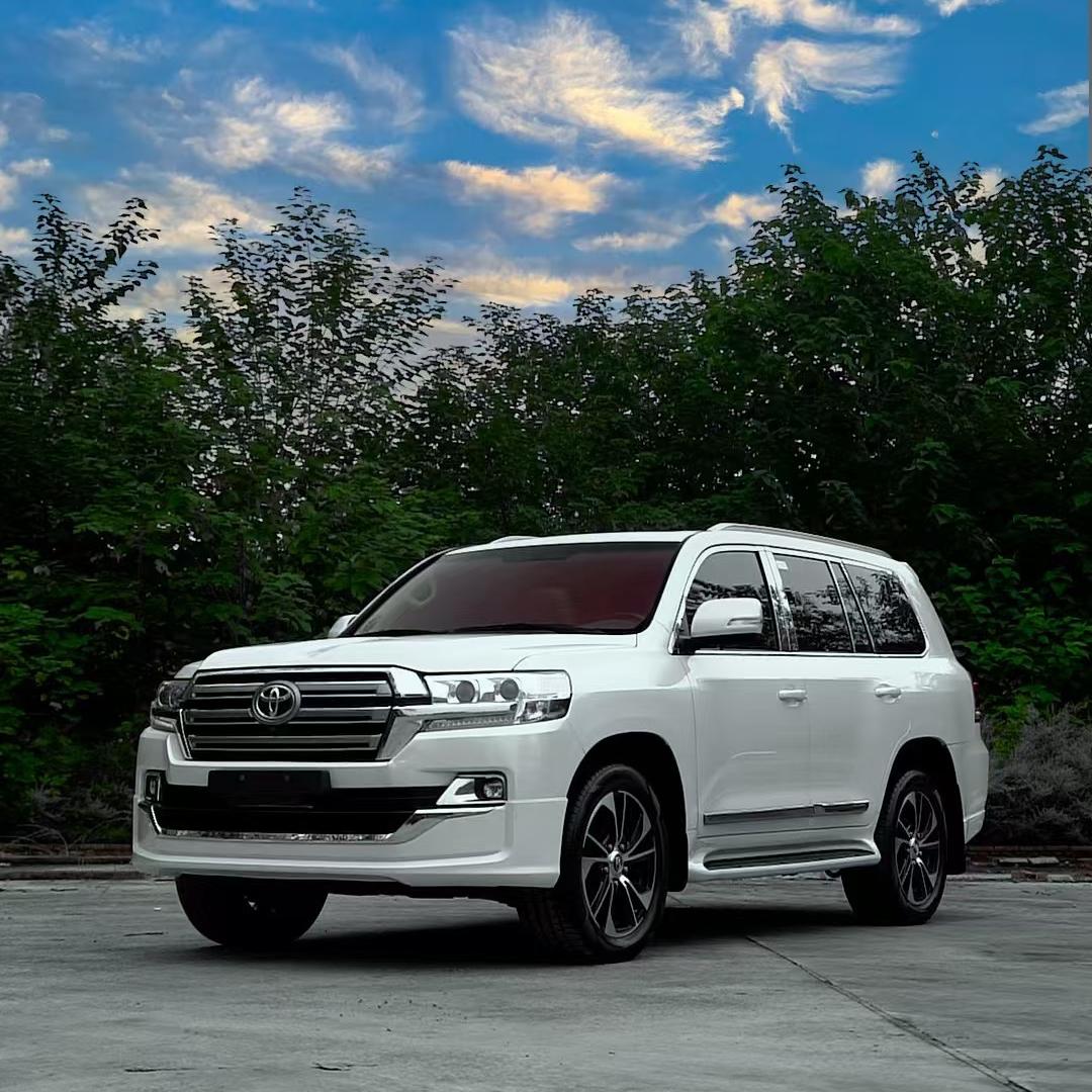 霸道情怀越野车