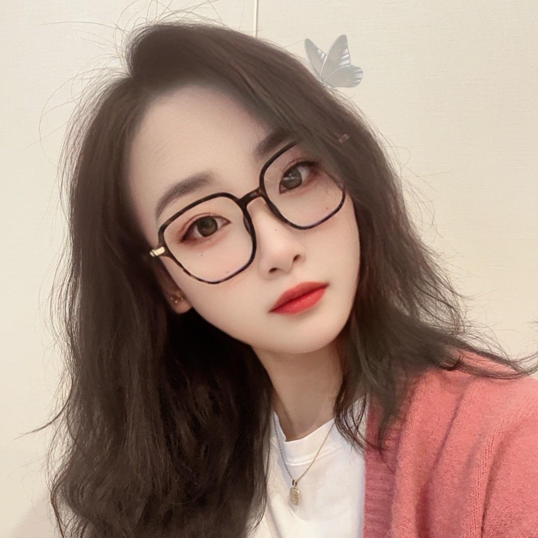 秦 小 敏