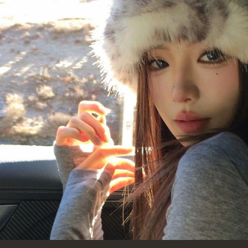 Y衣久柒玖Y