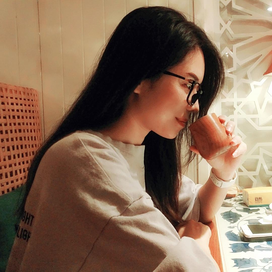 叽叽喳喳吃吃吃